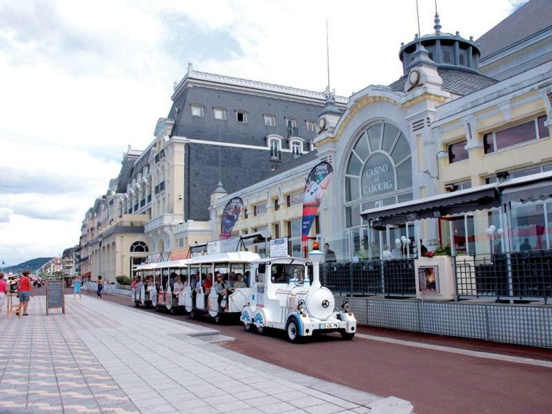 Cabourg - Hyper Centre, Plage Ngoại thất bức ảnh