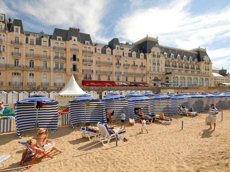 Cabourg - Hyper Centre, Plage Ngoại thất bức ảnh